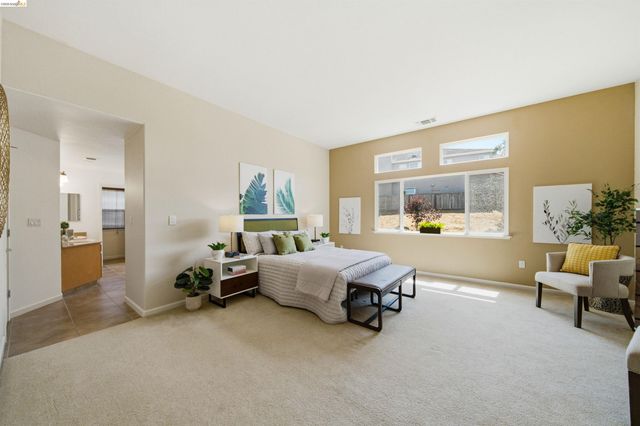 327 Hawk Ridge Dr, Richmond, CA 94806