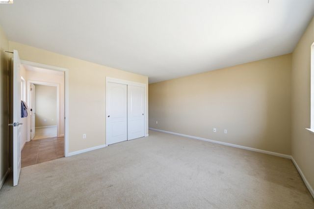 327 Hawk Ridge Dr, Richmond, CA 94806