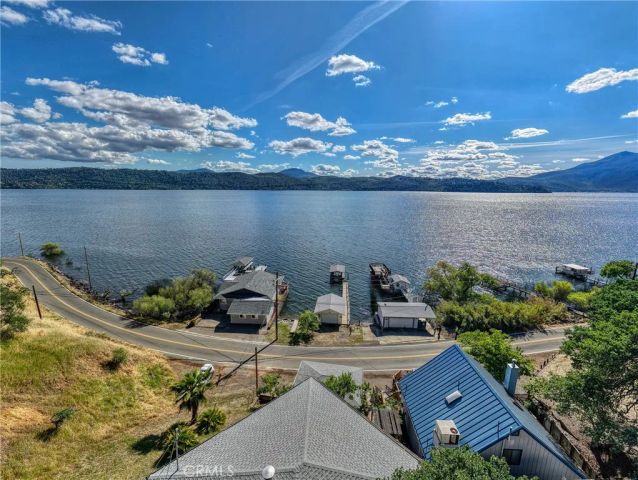12805 Lakeshore Drive, Clearlake, CA 95422