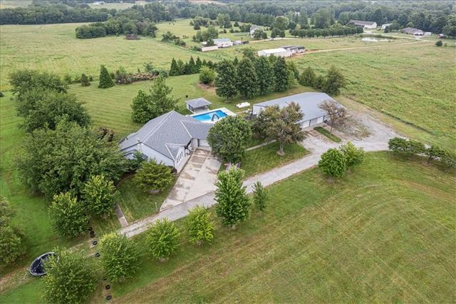 8500 E 116 Highway, Lathrop, MO 64465