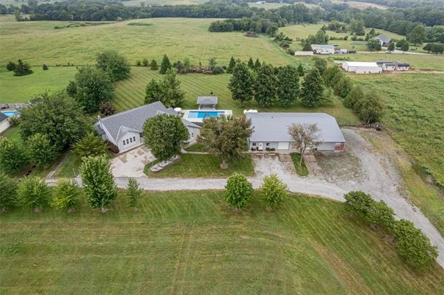 8500 E 116 Highway, Lathrop, MO 64465