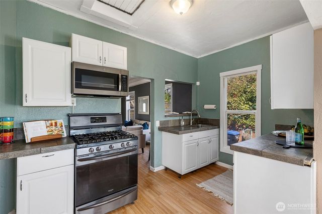 212 State Avenue, Bremerton, WA 98337