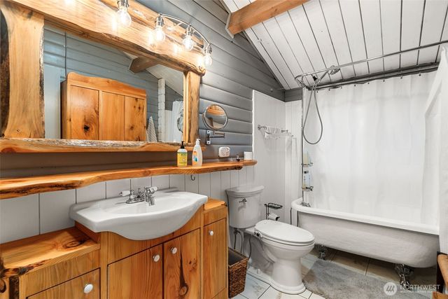 9355 9361 Misery Point Road, Seabeck, WA 98380