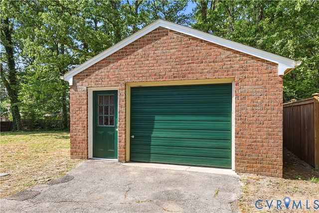 4100 Hidden Valley Rd, Chester, VA 23831