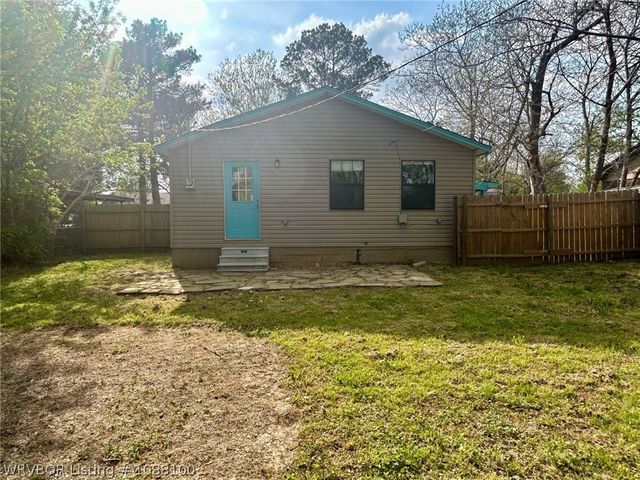 606 Noble Street, Poteau, OK 74953