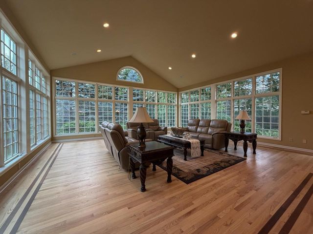 S67W18950 Steeplechase DRIVE, Muskego, WI 53150