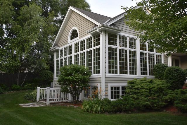 S67W18950 Steeplechase DRIVE, Muskego, WI 53150