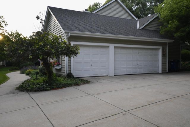 S67W18950 Steeplechase DRIVE, Muskego, WI 53150