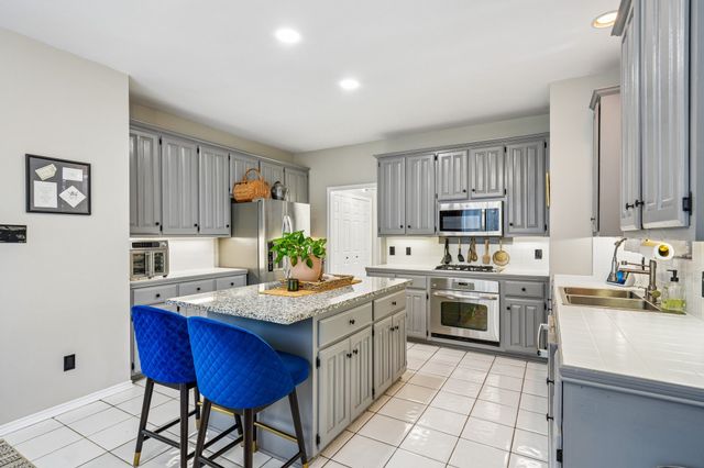8722 Bayshore Lane, Rowlett, TX 75088