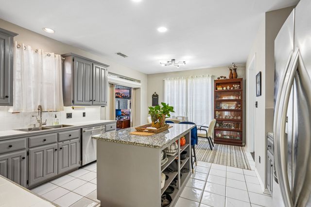 8722 Bayshore Lane, Rowlett, TX 75088