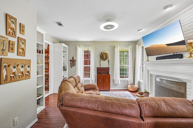 8722 Bayshore Lane, Rowlett, TX 75088