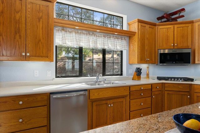 7410 White Oak Dr, Placerville, CA 95667