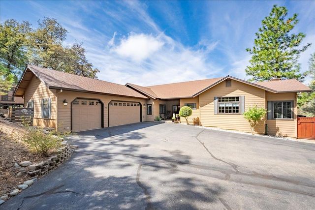 7410 White Oak Dr, Placerville, CA 95667