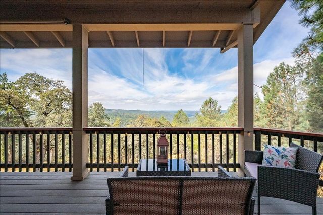 7410 White Oak Dr, Placerville, CA 95667