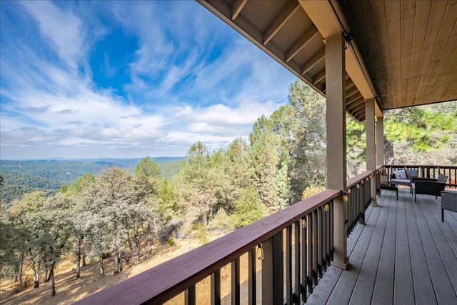 7410 White Oak Dr, Placerville, CA 95667