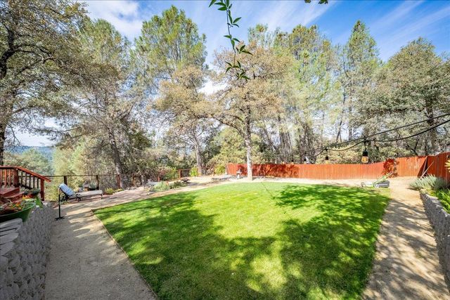 7410 White Oak Dr, Placerville, CA 95667