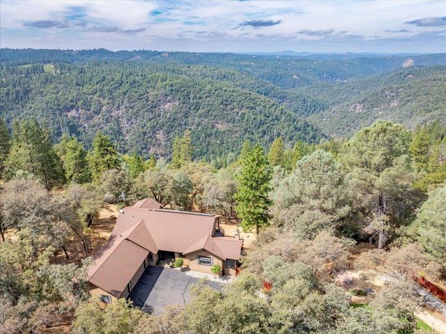 7410 White Oak Dr, Placerville, CA 95667