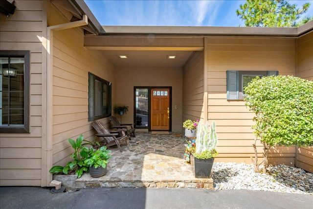 7410 White Oak Dr, Placerville, CA 95667