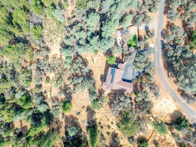 7410 White Oak Dr, Placerville, CA 95667