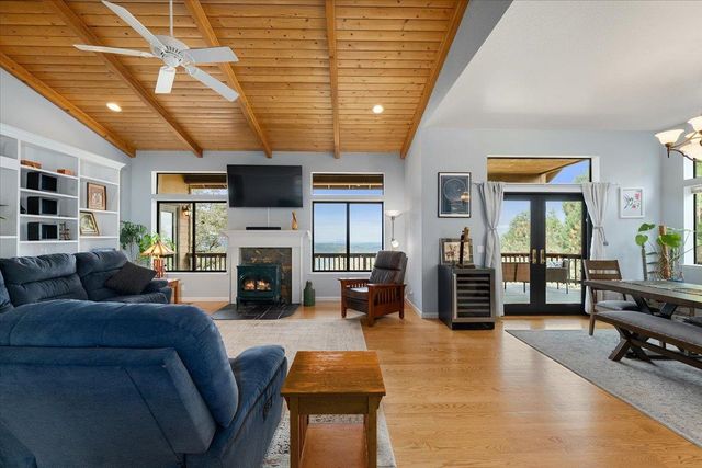 7410 White Oak Dr, Placerville, CA 95667