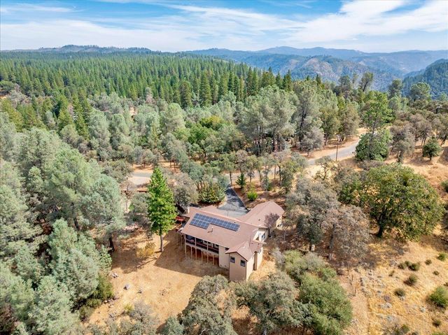 7410 White Oak Dr, Placerville, CA 95667