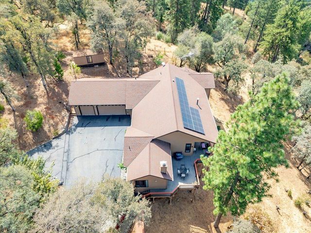 7410 White Oak Dr, Placerville, CA 95667