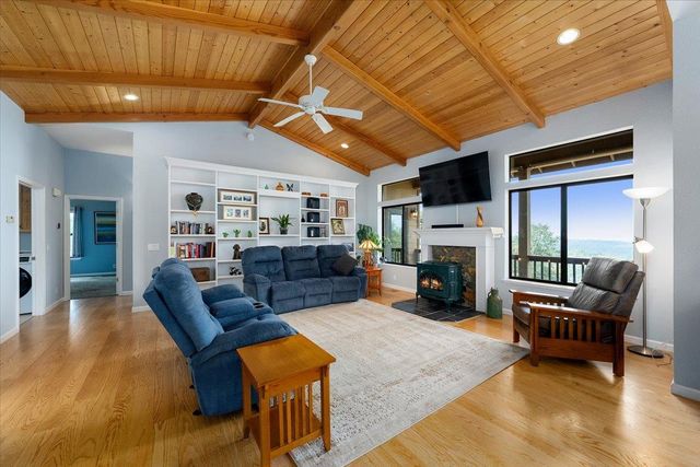 7410 White Oak Dr, Placerville, CA 95667