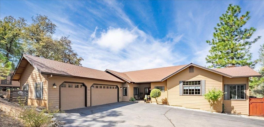 7410 White Oak Dr, Placerville, CA 95667
