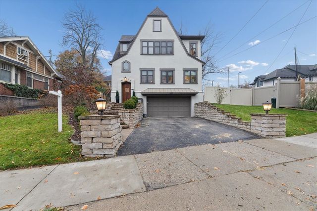 1824 Sherman Street, Grand Rapids, MI 49506