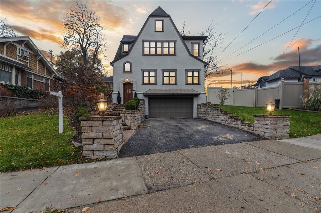 1824 Sherman Street, Grand Rapids, MI 49506