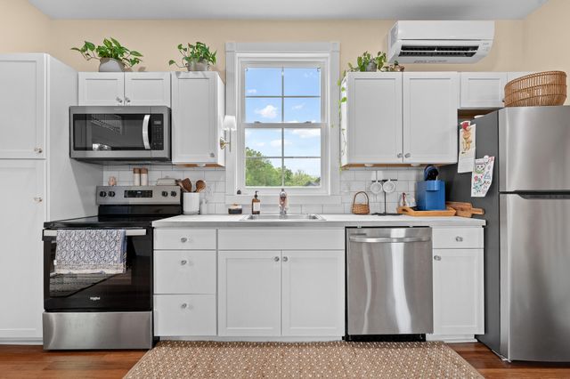 1589 Clearview RD, Bedford, VA 24523