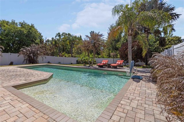 1220 LAKE HIGHVIEW LANE, Brandon, FL 33510