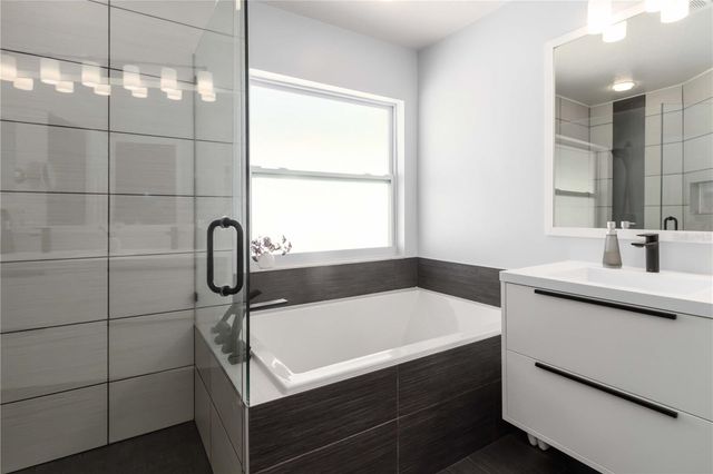 1220 LAKE HIGHVIEW LANE, Brandon, FL 33510