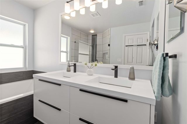 1220 LAKE HIGHVIEW LANE, Brandon, FL 33510