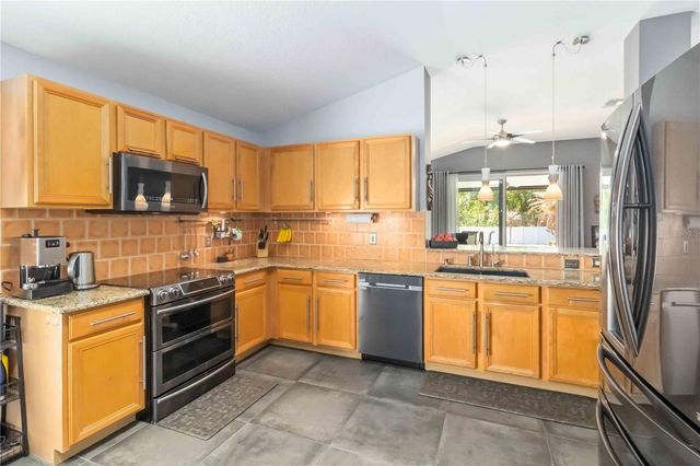 1220 LAKE HIGHVIEW LANE, Brandon, FL 33510