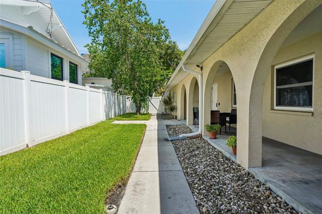 144 8TH AVENUE N, St Petersburg, FL 33701