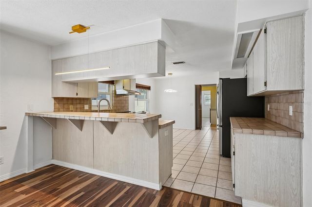 144 8TH AVENUE N, St Petersburg, FL 33701