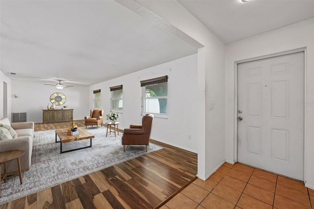 144 8TH AVENUE N, St Petersburg, FL 33701