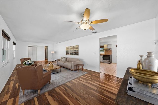 144 8TH AVENUE N, St Petersburg, FL 33701