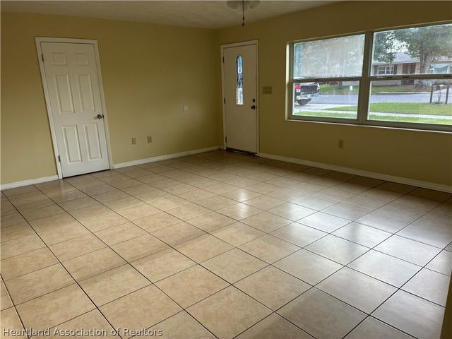 1525 Lagrange Avenue, Sebring, FL 33870
