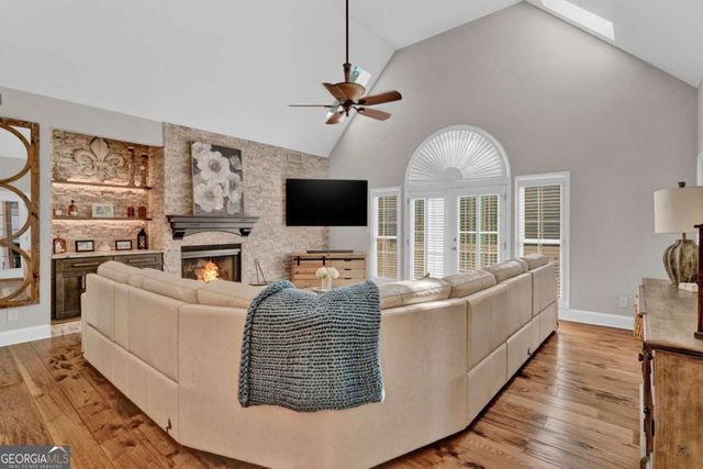 1313 Fallsbrook Terrace NW, Acworth, GA 30101