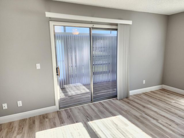 10 Lake Vista Trl Apt 105, Port St Lucie, FL 34952