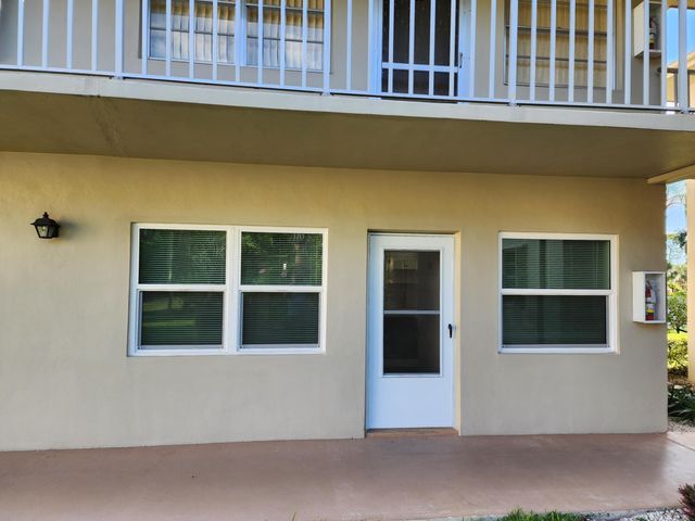 10 Lake Vista Trl Apt 105, Port St Lucie, FL 34952