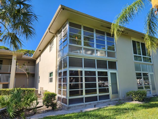 10 Lake Vista Trl Apt 105, Port St Lucie, FL 34952