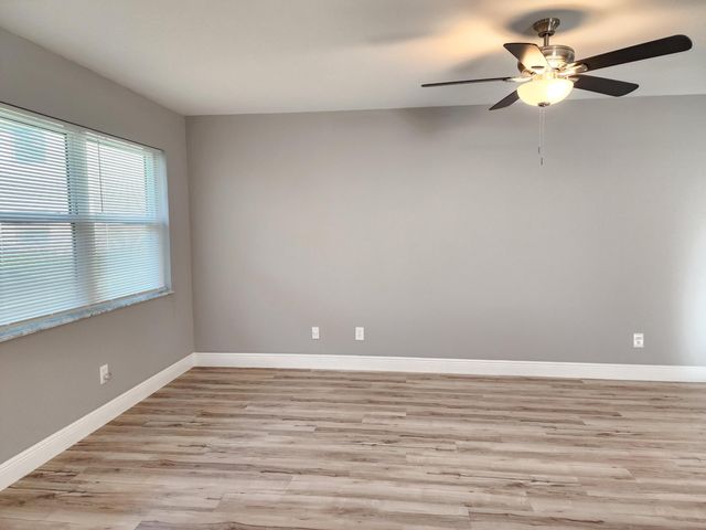 10 Lake Vista Trl Apt 105, Port St Lucie, FL 34952