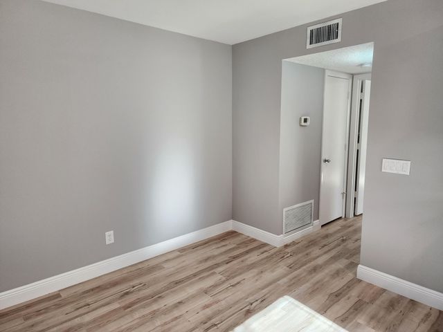 10 Lake Vista Trl Apt 105, Port St Lucie, FL 34952