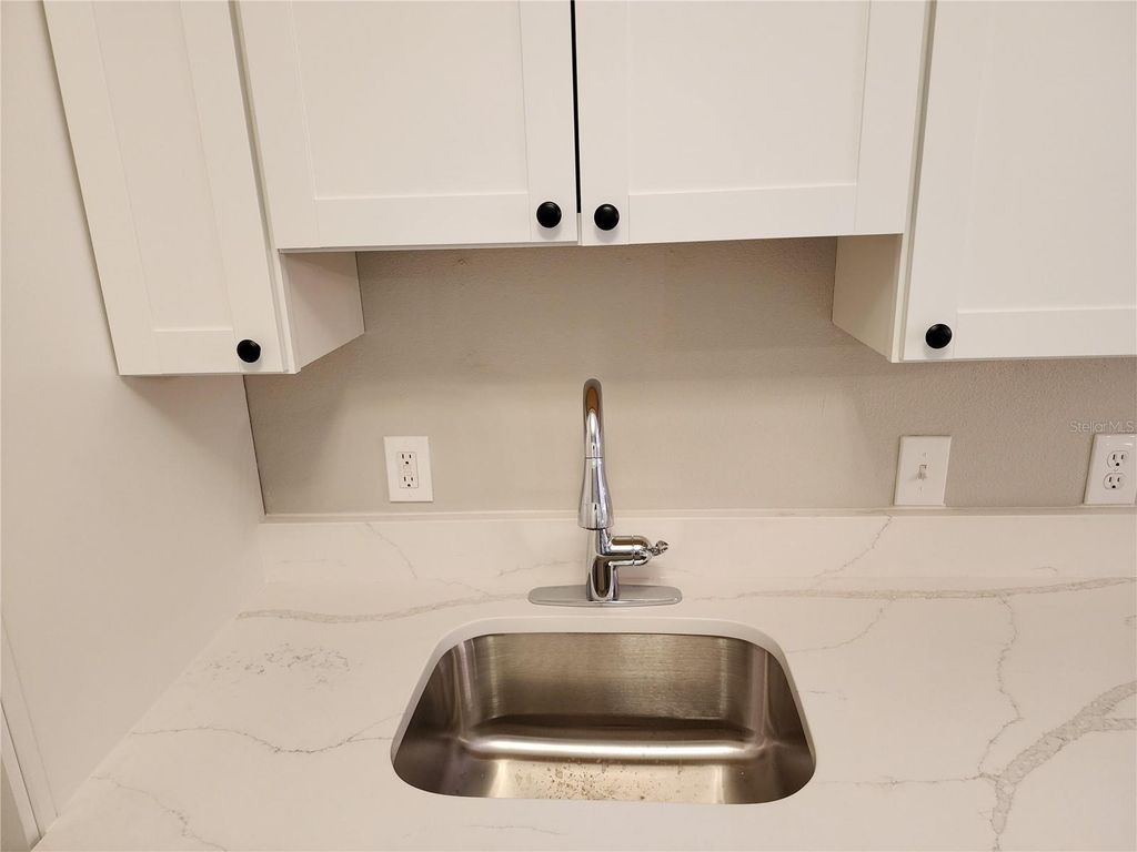 Image 6 of property listing at 4802 51ST STREET W 1421, Bradenton, FL 34210