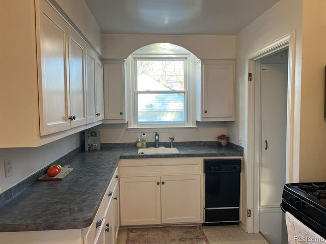 1820 Evergreen Drive, Royal Oak, MI 48073