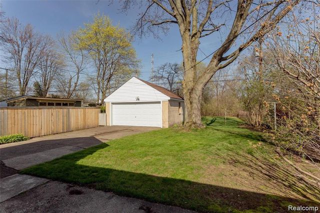 1820 Evergreen Drive, Royal Oak, MI 48073