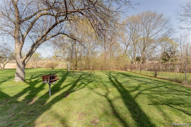 1820 Evergreen Drive, Royal Oak, MI 48073